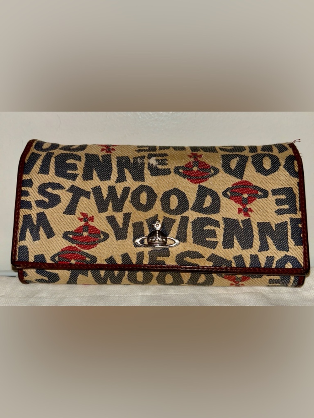 Vivienne Westwood Vintage Wallet Orb Bifold with aftermarket gold chain